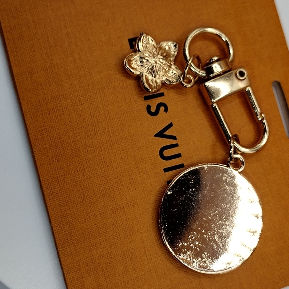 LOUIS VUITTON LV ZIPPER PULL CHARM - Pink 25MM - Picture 5 of 7